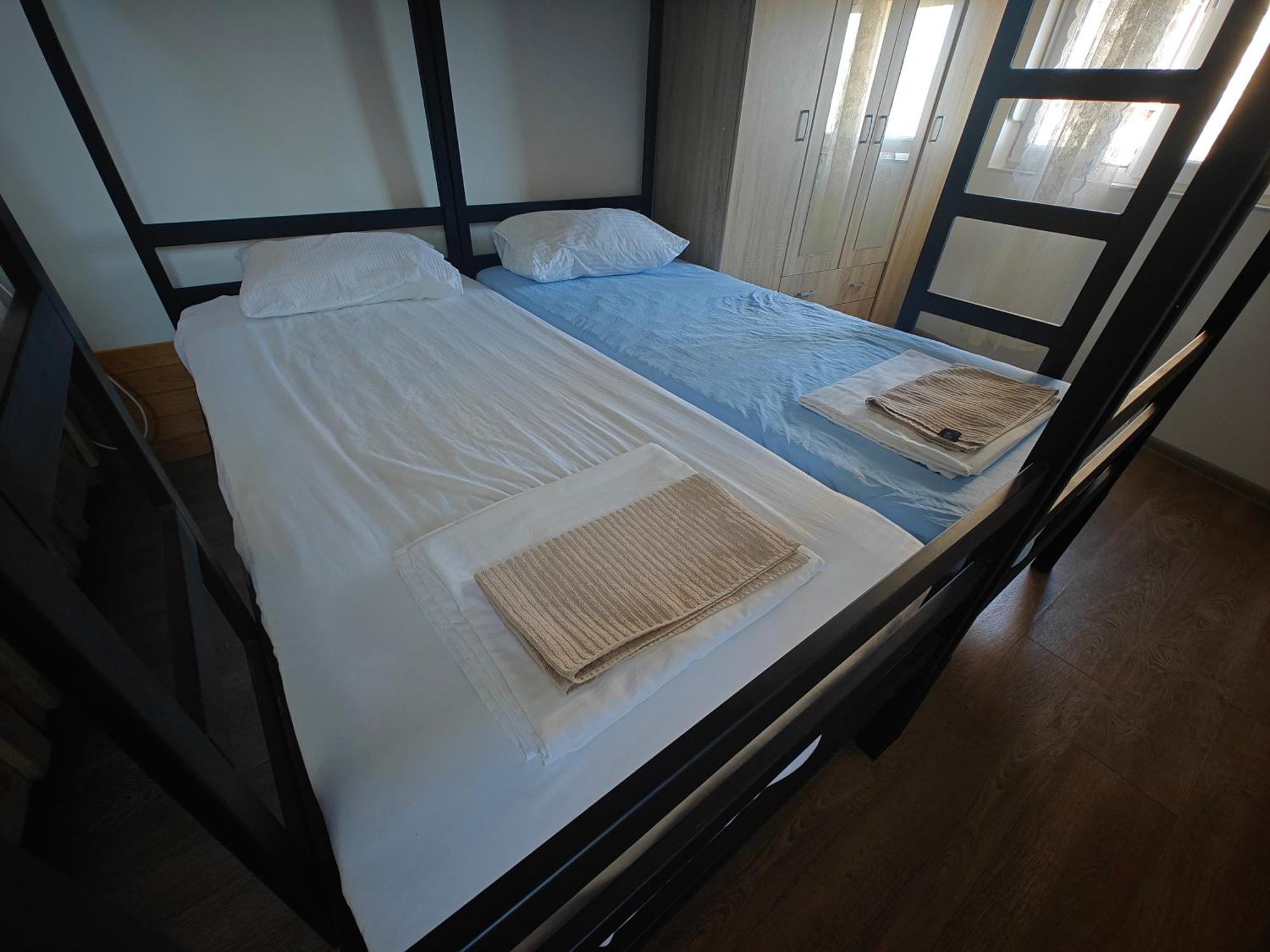 Hostel High *