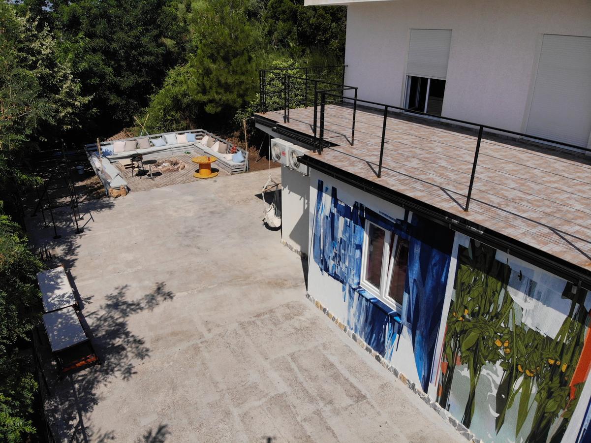 Hostel High House